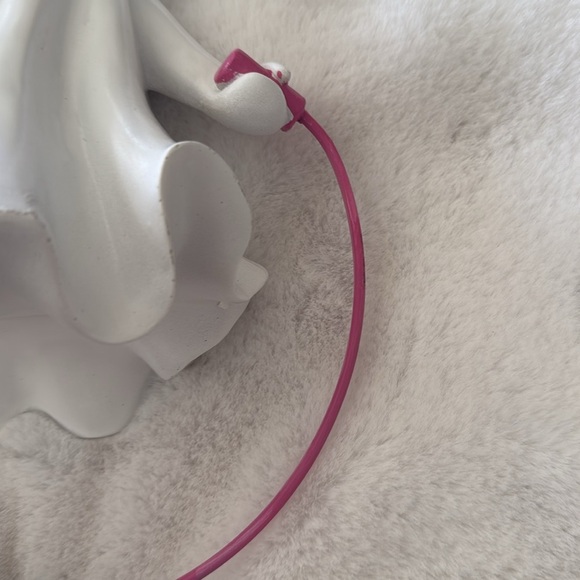 NEW VIRAL White Ghost Figurine with Pink Jump Rope - Picture 7 of 10